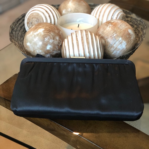 NWT - Banana Republic Silk Clutch - Picture 5 of 9